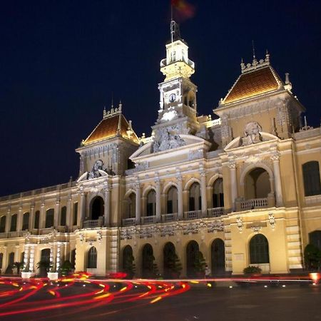 グランド シルバーランド ホテル ホーチミン市 エクステリア 写真